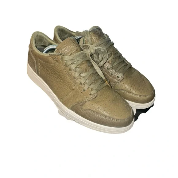 Air Jordan retro 1 swooshless shoes size 10 - Picture 1 of 7